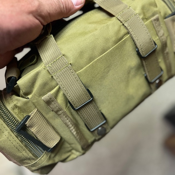 - #786 Military Canvas Bug-out / Tool bag Color python mud(od green/camo) - Picture 4 of 9
